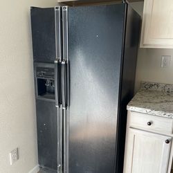 Black Kenmore Fridge Freezer