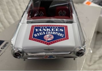 Original Franklin Mint Yankees Team Car