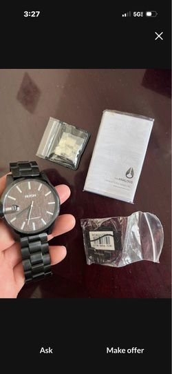 Nixon watches $50-200.00