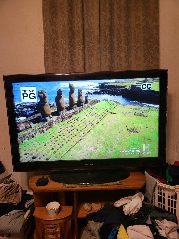 56in Flat Screen T.v. Samsung