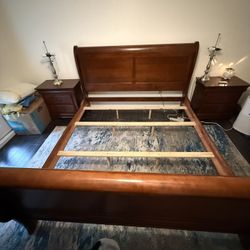 Kind Size Bedroom Set