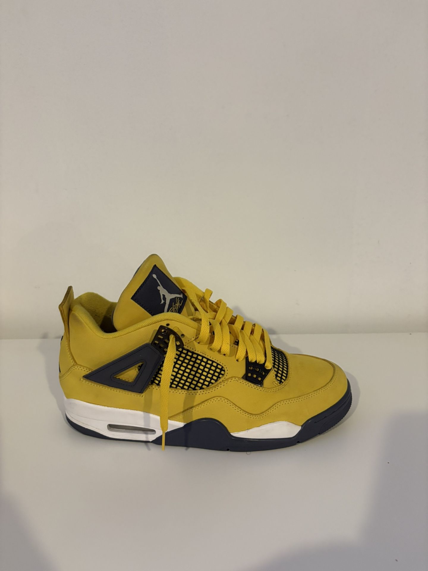 Jordan Retro 4 Lightening