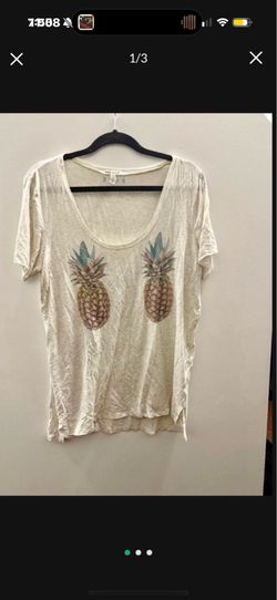 Size large pineapple Tshirt