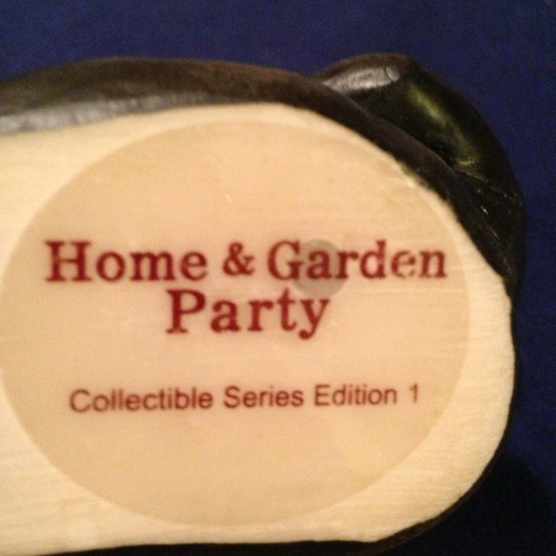 Cute Resin Bear with Balloons Collection Series Number One from the Home and Garden parties