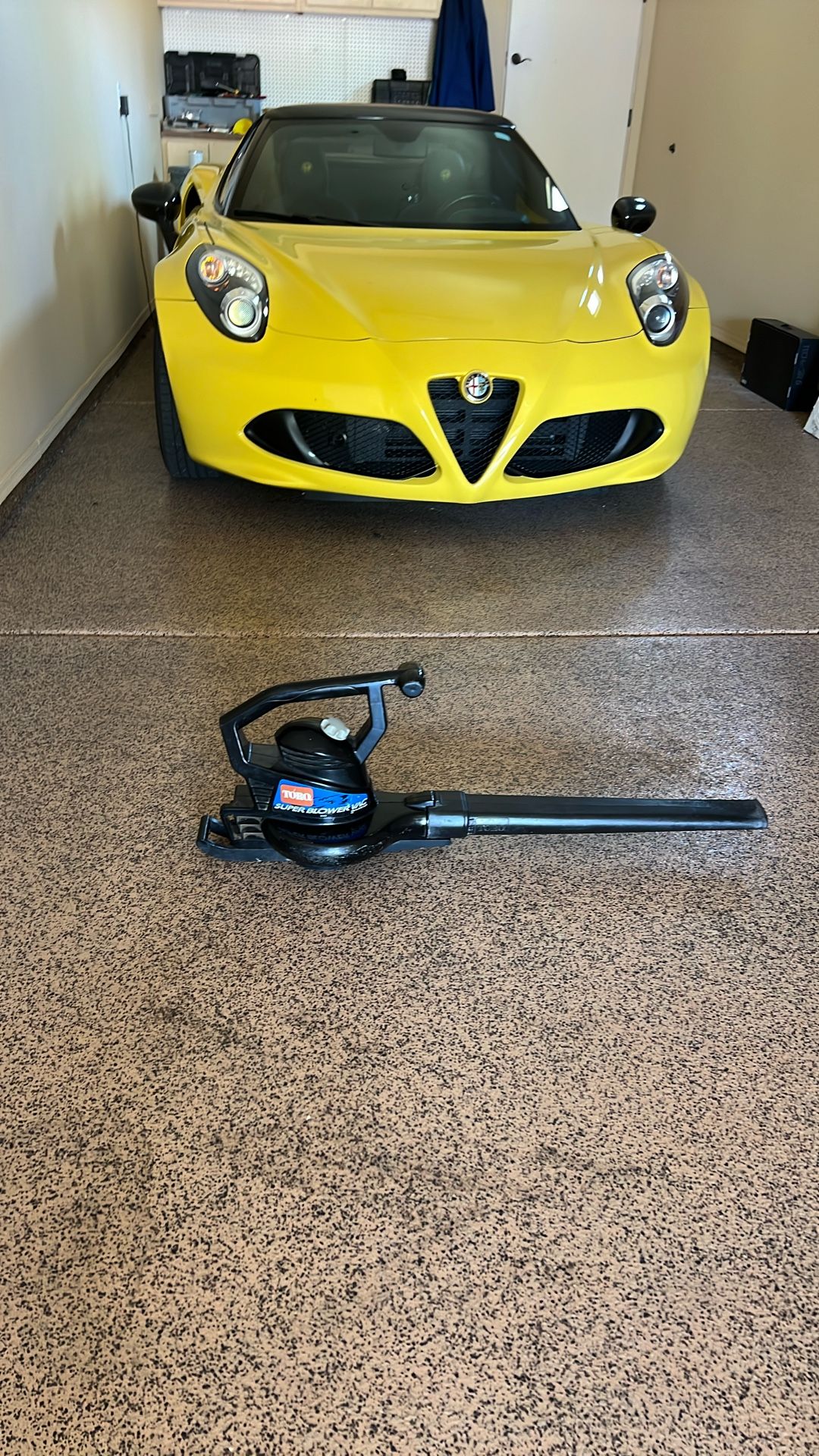 Toro Rake & Vac Electric Leaf Blower Vacuum 235 MPH 390 CFM 12 Amp Model 51602