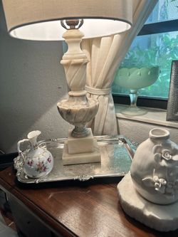 Vintage MCM Neoclassical Hand Carved Italian Alabaster White Marble Urn Lamp