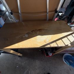 Table With 2 Barstools