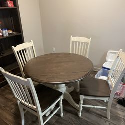 Dining Table & Chairs 