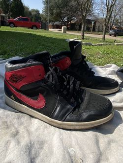 Men’s Sneakers size 9.5