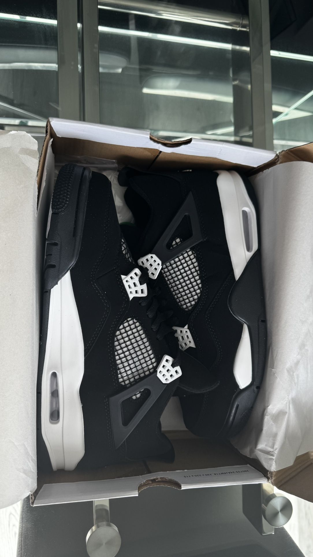 Jordan 4 White Thunder