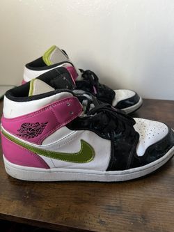 Jordan 1 Mid White Black Cyber Pink
