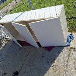 Cabinet 10.00