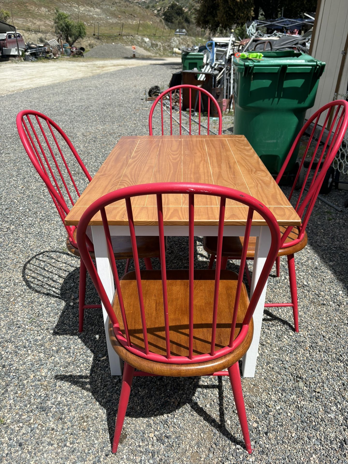 KITCHEN TABLE AND CHAIRS