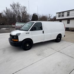2010 Chevrolet Express Van 