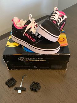 Heelys Wheeled Sneakers Black and Pink size 5 youth