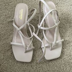 Size 6.5 Nude Low Heels