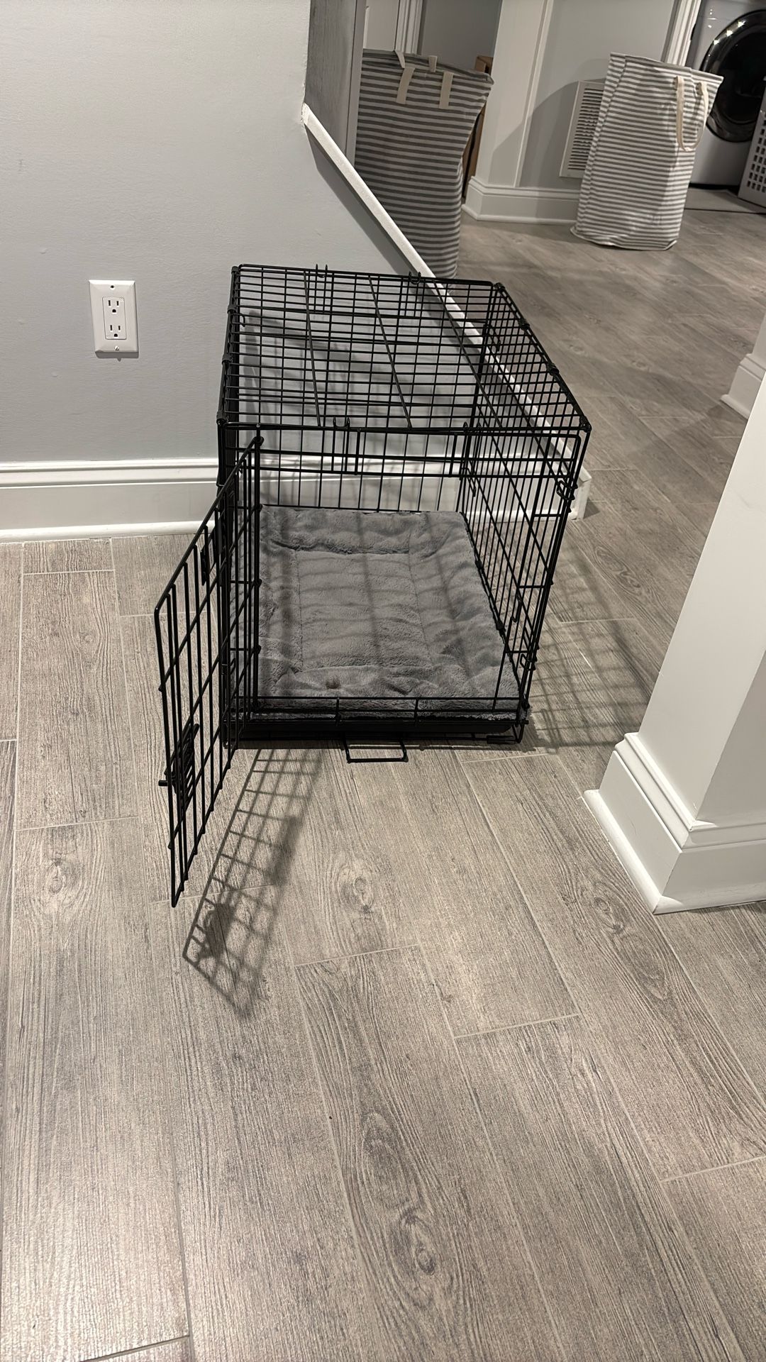 Dog Crate Like New