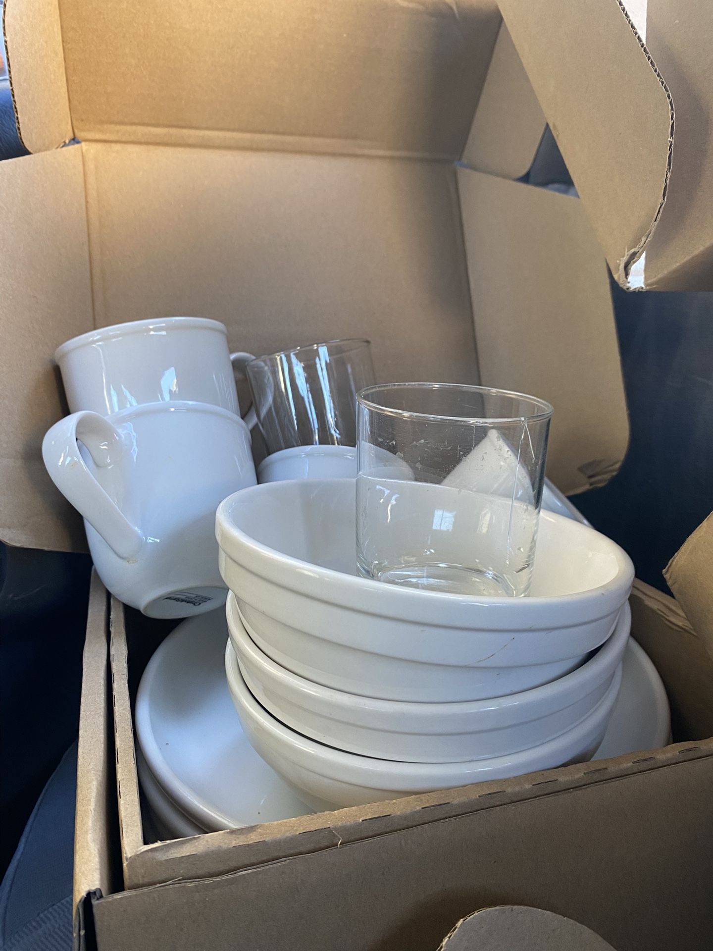 Plates,bowls,cups,glasses,large Plates