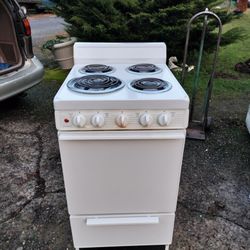 20 " Premier Apartment Size Electric Range ( Stove/Oven) - Can Deliver 