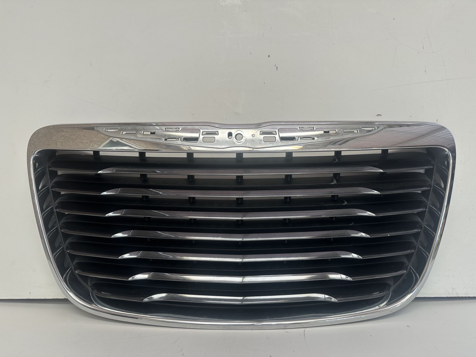 2012 2013 2014 CHRYSLER 300 GRILLE OEM 111A-H0309