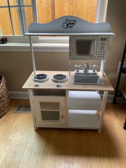 Toddler size kitchen play set