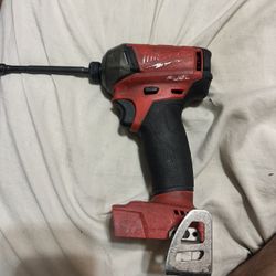 Milwaukee M18 REDLITHIUM XC5.0 Extended Capacity Battery and Milwaukee M18 FUEL SURGE 1/4" Hex Hydra