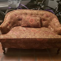 Loveseat ~ Gramma Chic