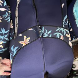 Wetsuit Women’s Size 15