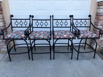 Set of 4 Black Wrought Iron Patio Bar Chairs
