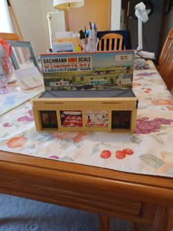 Plasticville Drug Store With Box