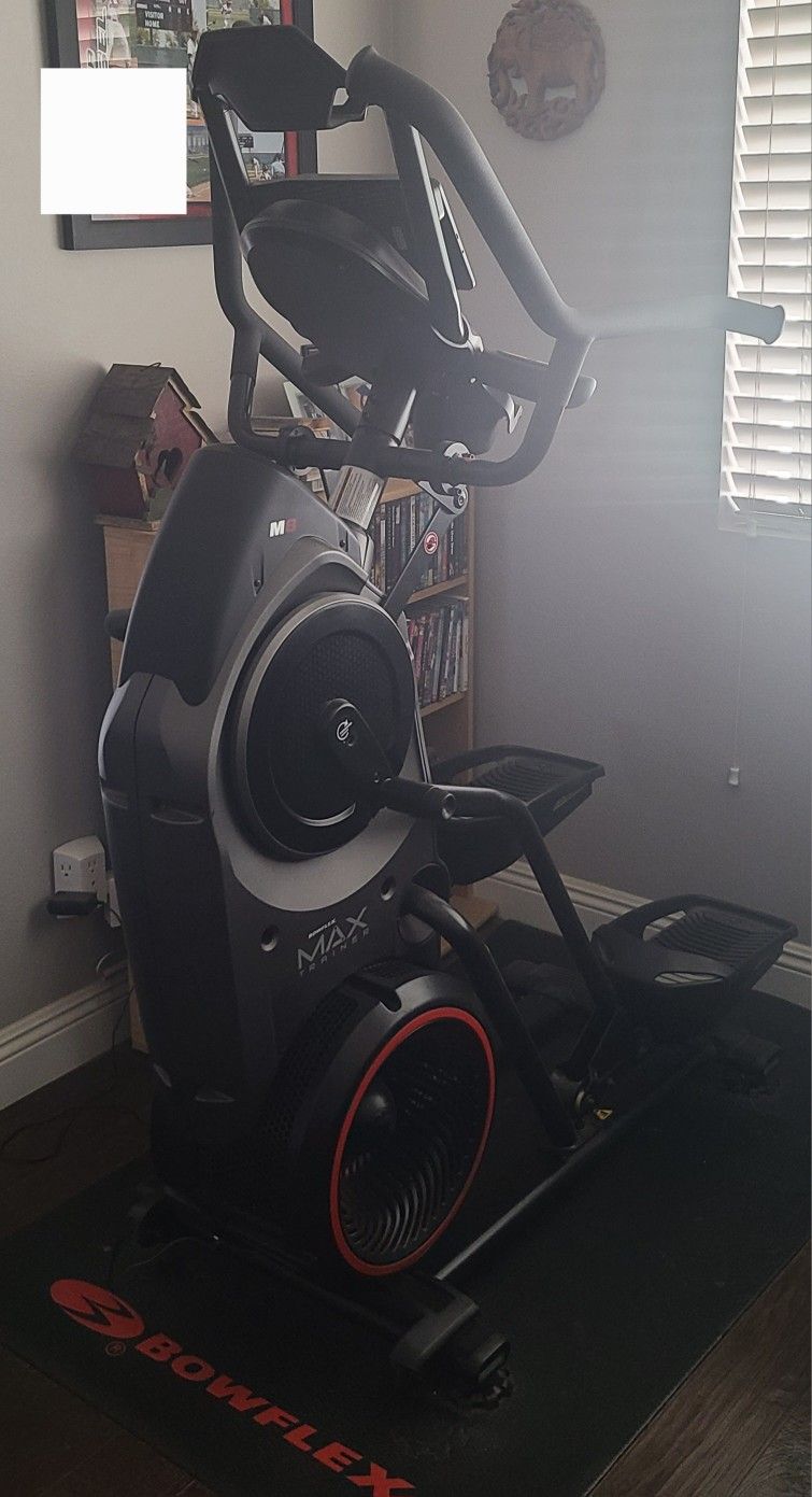 Bowflex MaxTrainer M8