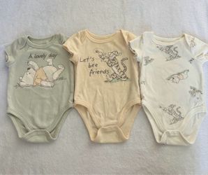 Winnie the Pooh baby onesies-3-6 months clothing