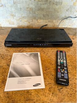 Like New Samsung Blu-ray DVD and CD Player, Model BD-D5700 with Remote and Instruction Manual