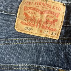 Levi’s 👖 559    34/30