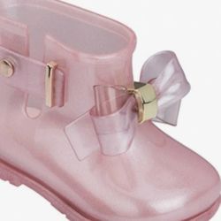 Minie Melisa Sugar Rain Boats with bow. Size 9 Color clear pink.