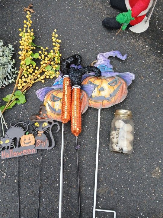 Bundle Of Halloween Decor $0