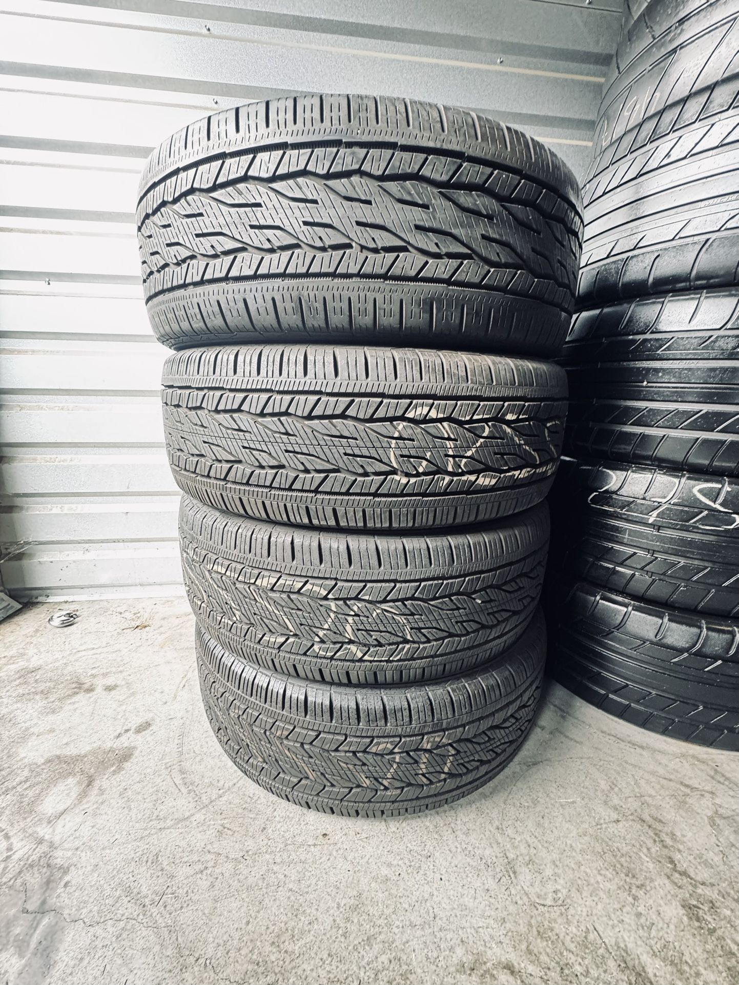 255/55/20 Continental Cross contact 80%+ Tread (4)