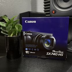 Brand New! Canon PowerShot SX740 HS Digital Camera