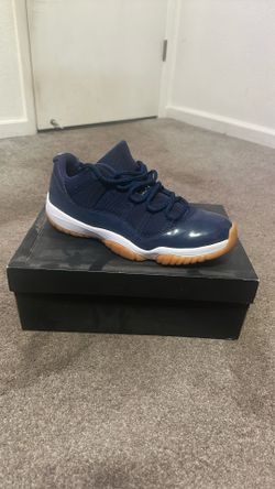 Jordan 11 Low “midnight navy” Sz13