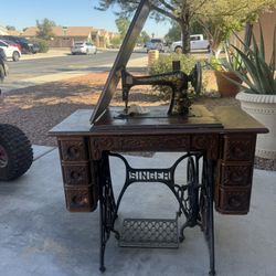 old fashion sewing Machine