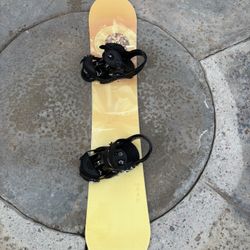 Arnold Palmer Halo 146CM Woman’s Snowboard Includes Burton Bindings