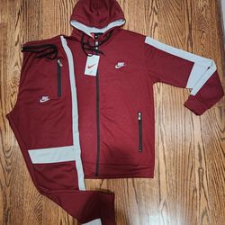 **NEW!!**NIKE TECH!!**VARIOUS SIZES!!**COMPLETE SETS AND MORE!!**