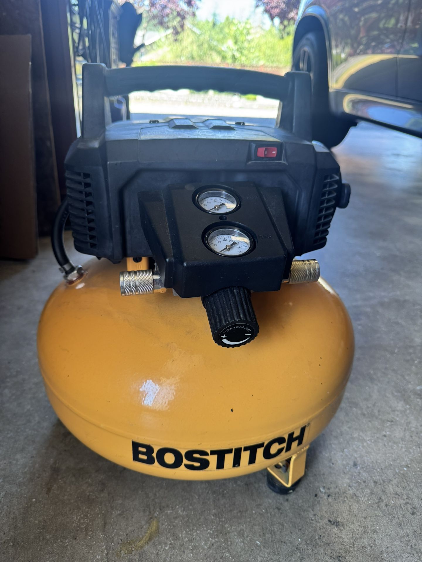 Bostitch Air Compressor w. Air Hose
