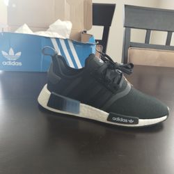Brand New Woman's Size 7 Black & Blue Adidas