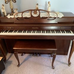 Wurlitzer Upright Piano model 1156 (1993-1995)