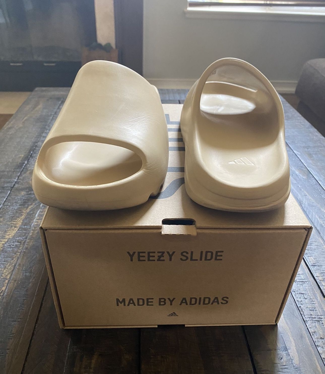 Bone color size 10 Yeezy slide Adidas