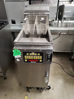 Used Royal 40 Lb Fryer With Filtration System Natural Gas 