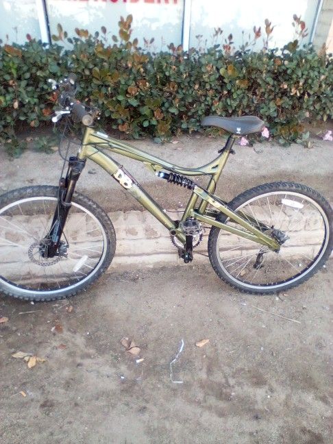 Diamondback Green 26 In Mountain Bike