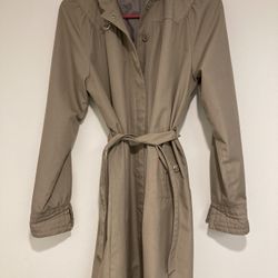 Downpour Women’s Trench Coat Size 8