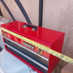 TOOL BOX IN EXCELLENT CONDITION HUSKY BRAND MADE IN CANADA